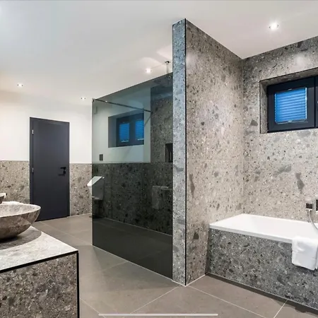 The Alps 公寓式酒店